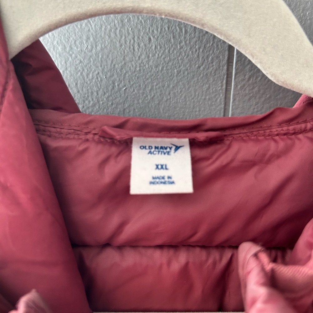Old Navy Active Burgundy Hooded Puffer Jacket - Picture 3 of 7
